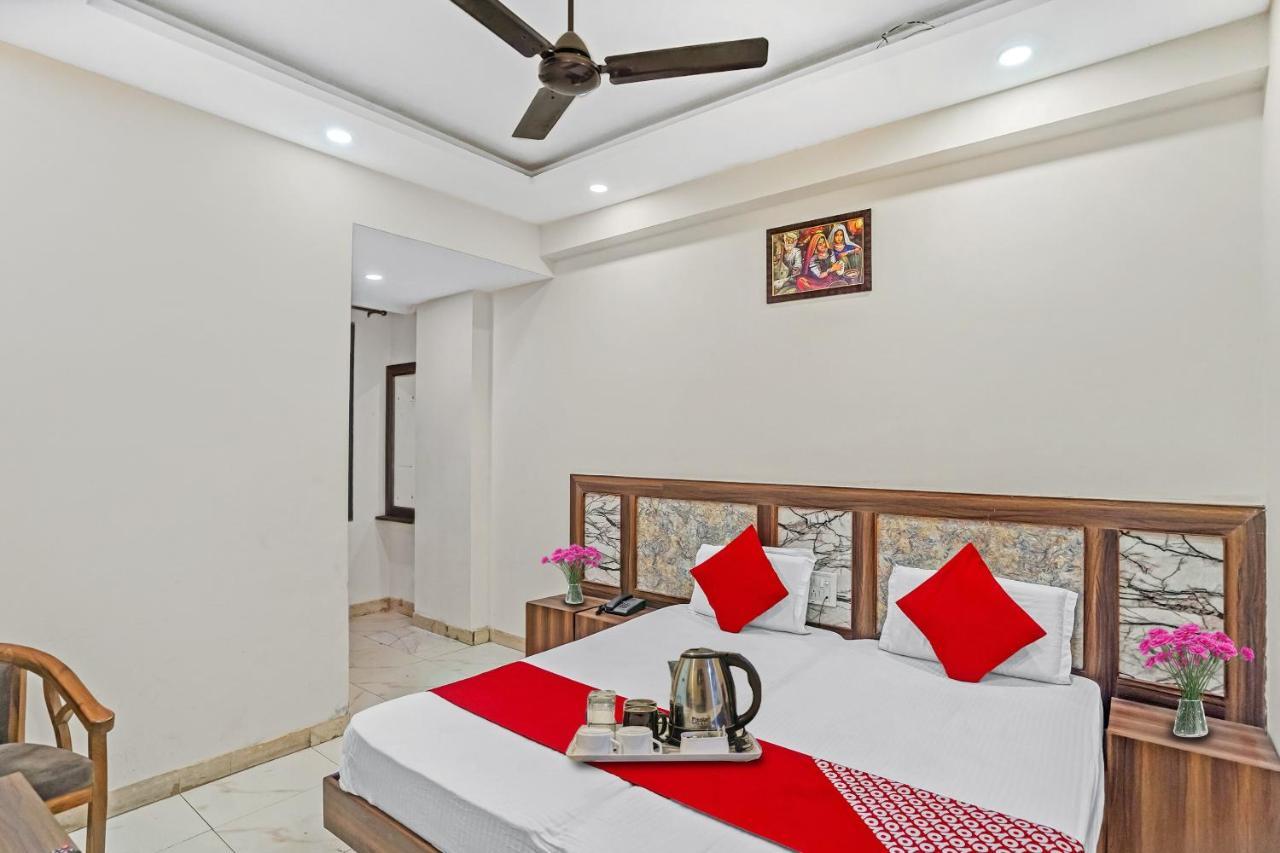 Oyo 88326 Hotel Cloud 9 New Delhi Exterior photo