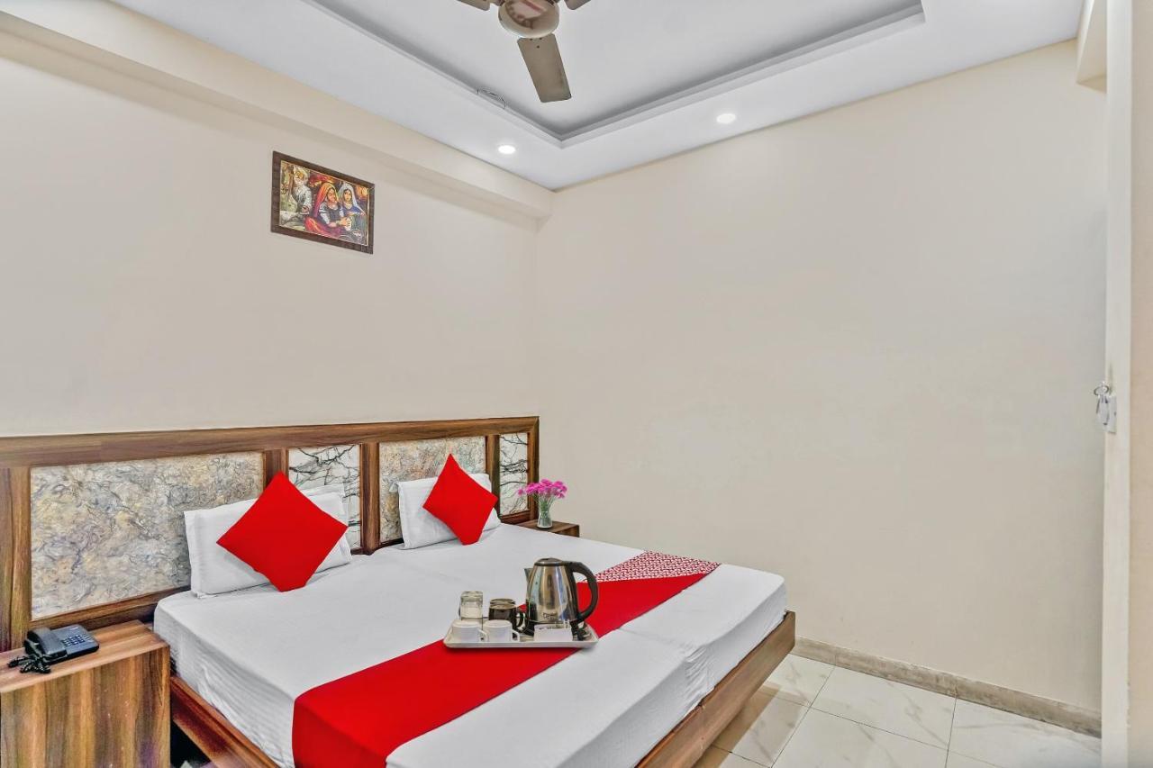 Oyo 88326 Hotel Cloud 9 New Delhi Exterior photo